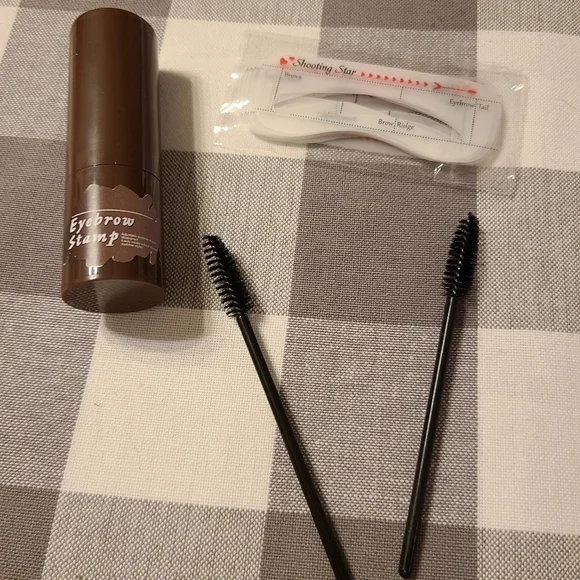 Perfect Brow Stencil Stamp Kit in BLACK - Picture 5 of 11